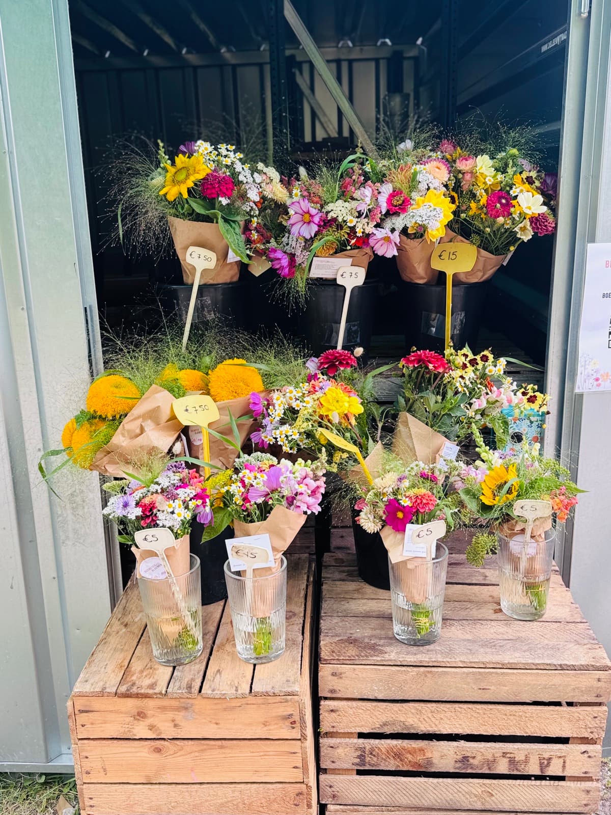 Boeketten te koop bij de kraam van Beemster Bloemen
